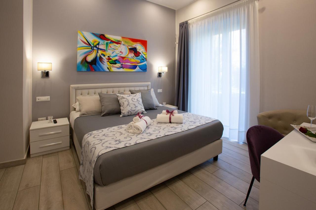 Royal Gardens Bed & Breakfast Caserta Eksteriør bilde