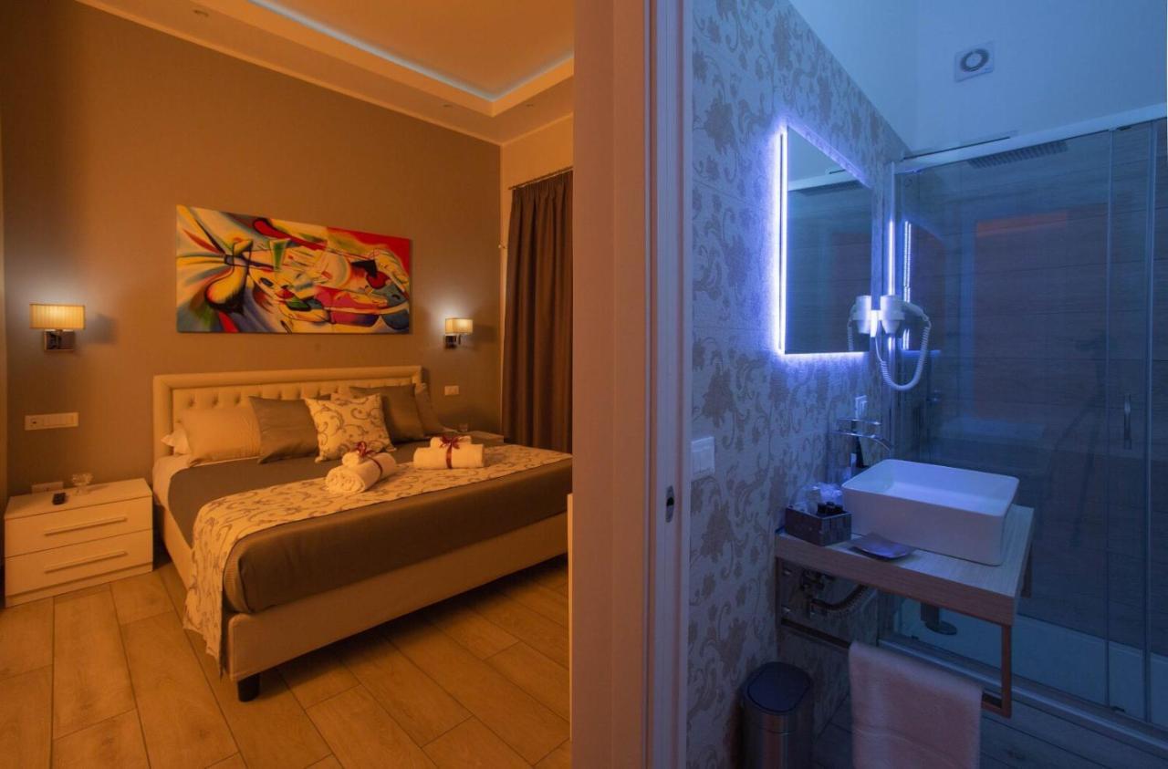 Royal Gardens Bed & Breakfast Caserta Eksteriør bilde