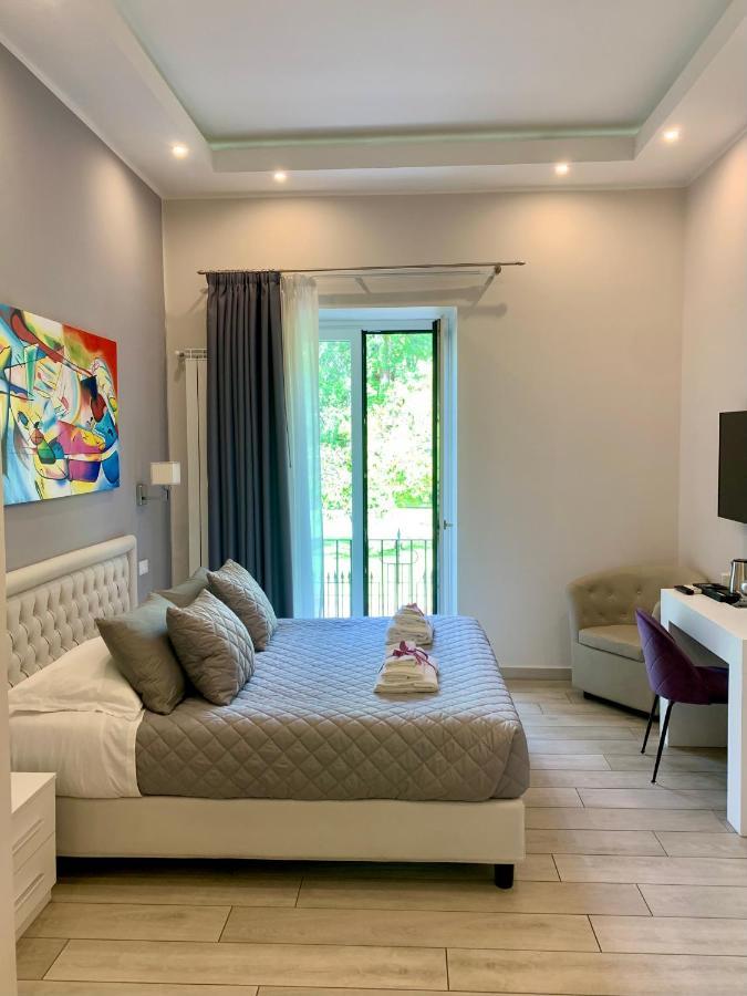 Royal Gardens Bed & Breakfast Caserta Eksteriør bilde