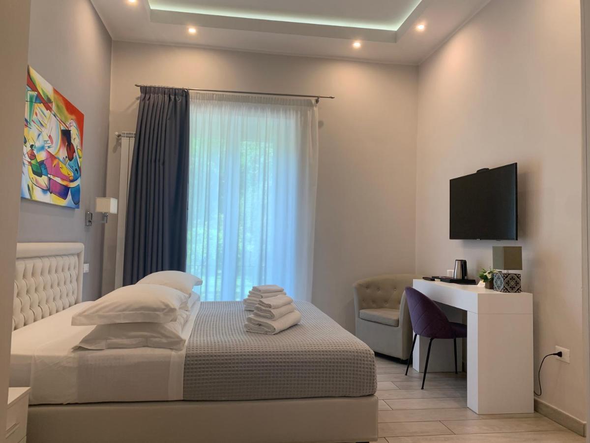 Royal Gardens Bed & Breakfast Caserta Eksteriør bilde